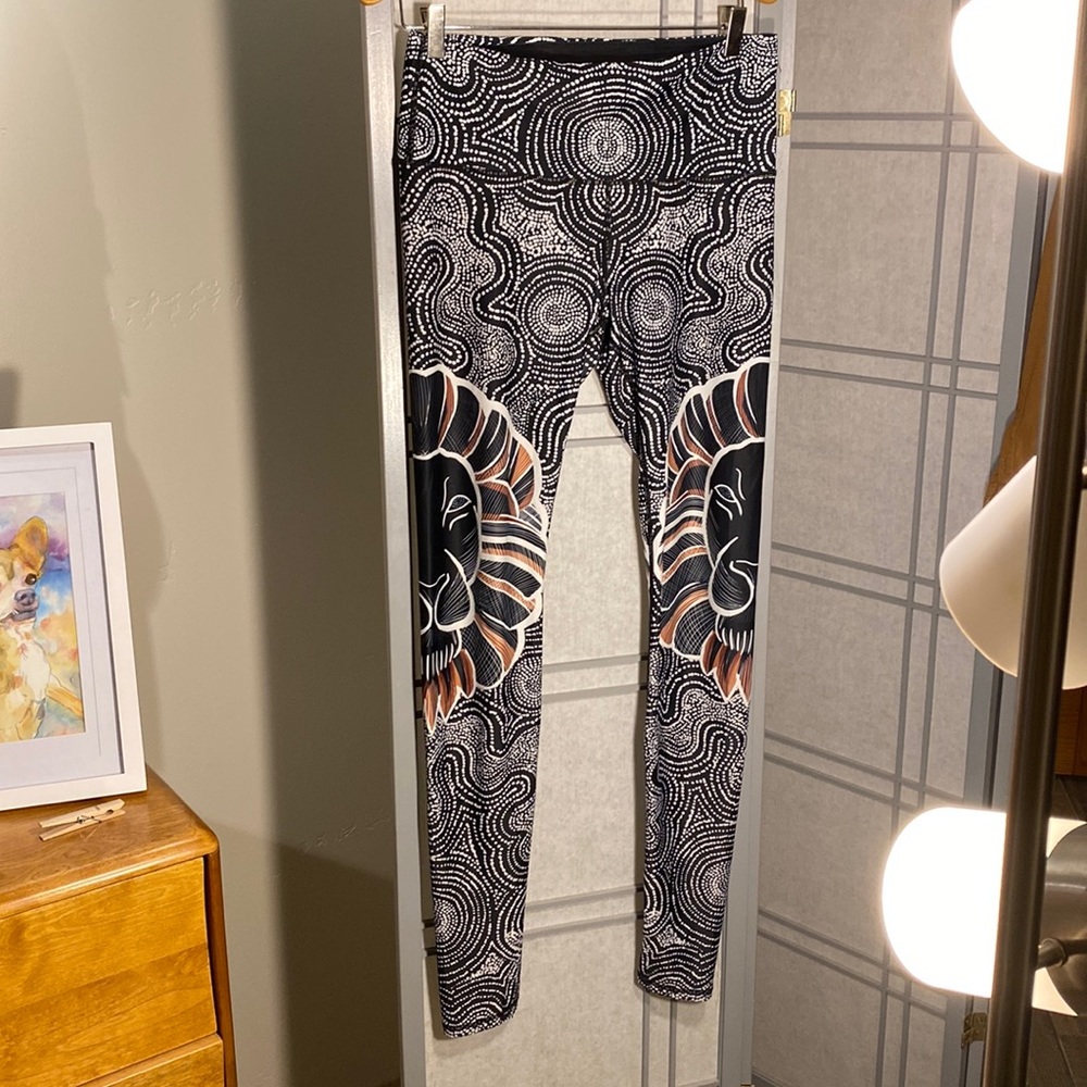 Yoga democracy tights